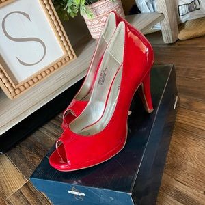 Red pumps
